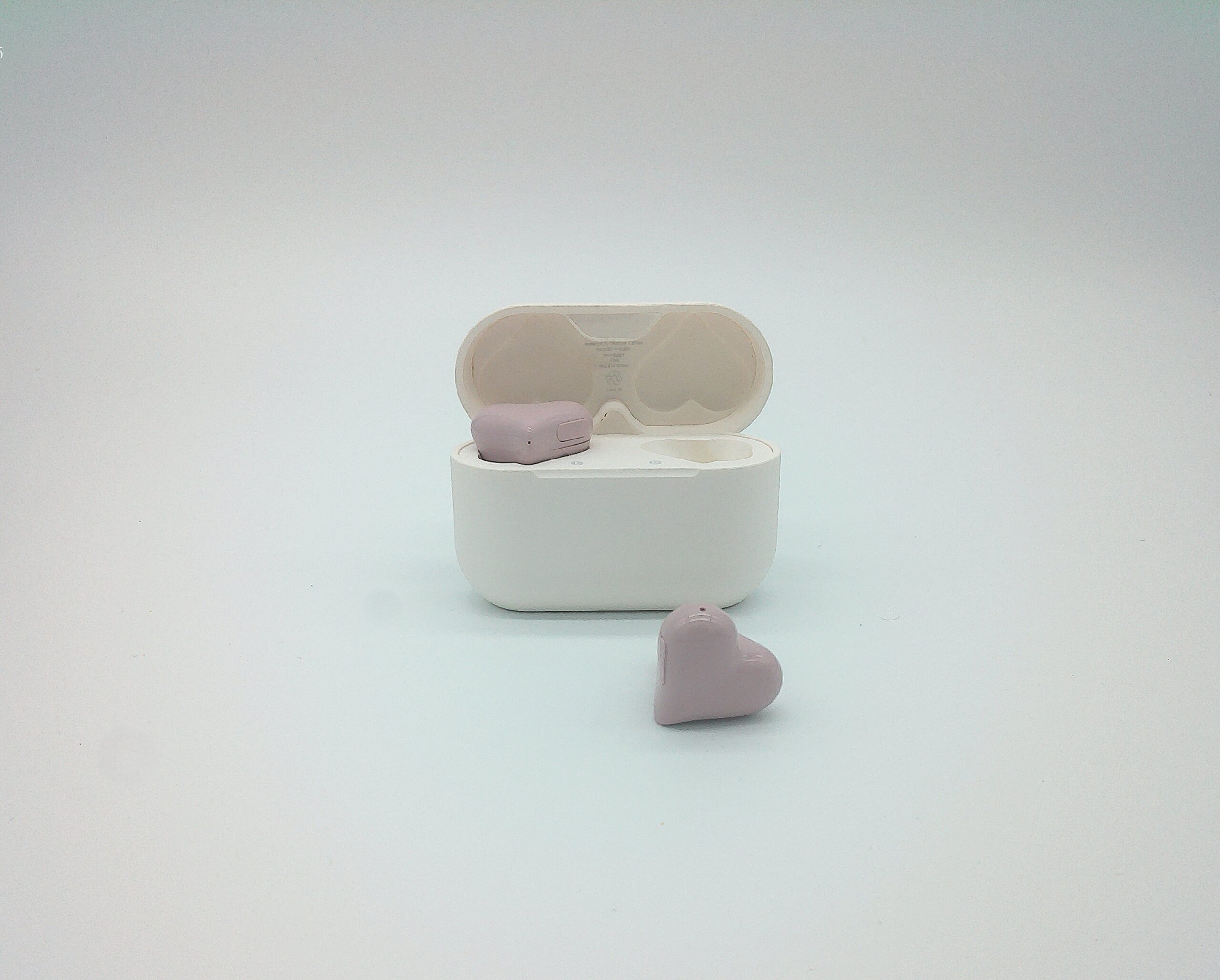 New Original waterproof Heart Shaped Earbuds *pink - Image 2